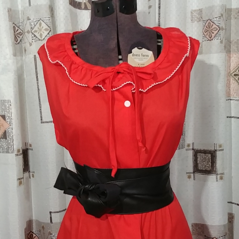 Vintage 💘 Red Smart Time Dress